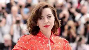 Why Aubrey Plaza’s Shoes Beat All My Summer Sandals