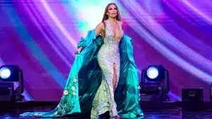Jennifer Lopez Steals the Spotlight at the 2025 AMAs in Daring Backless Jumpsuit