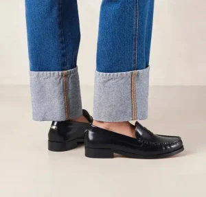 Alohas Rivet Leather Loafers