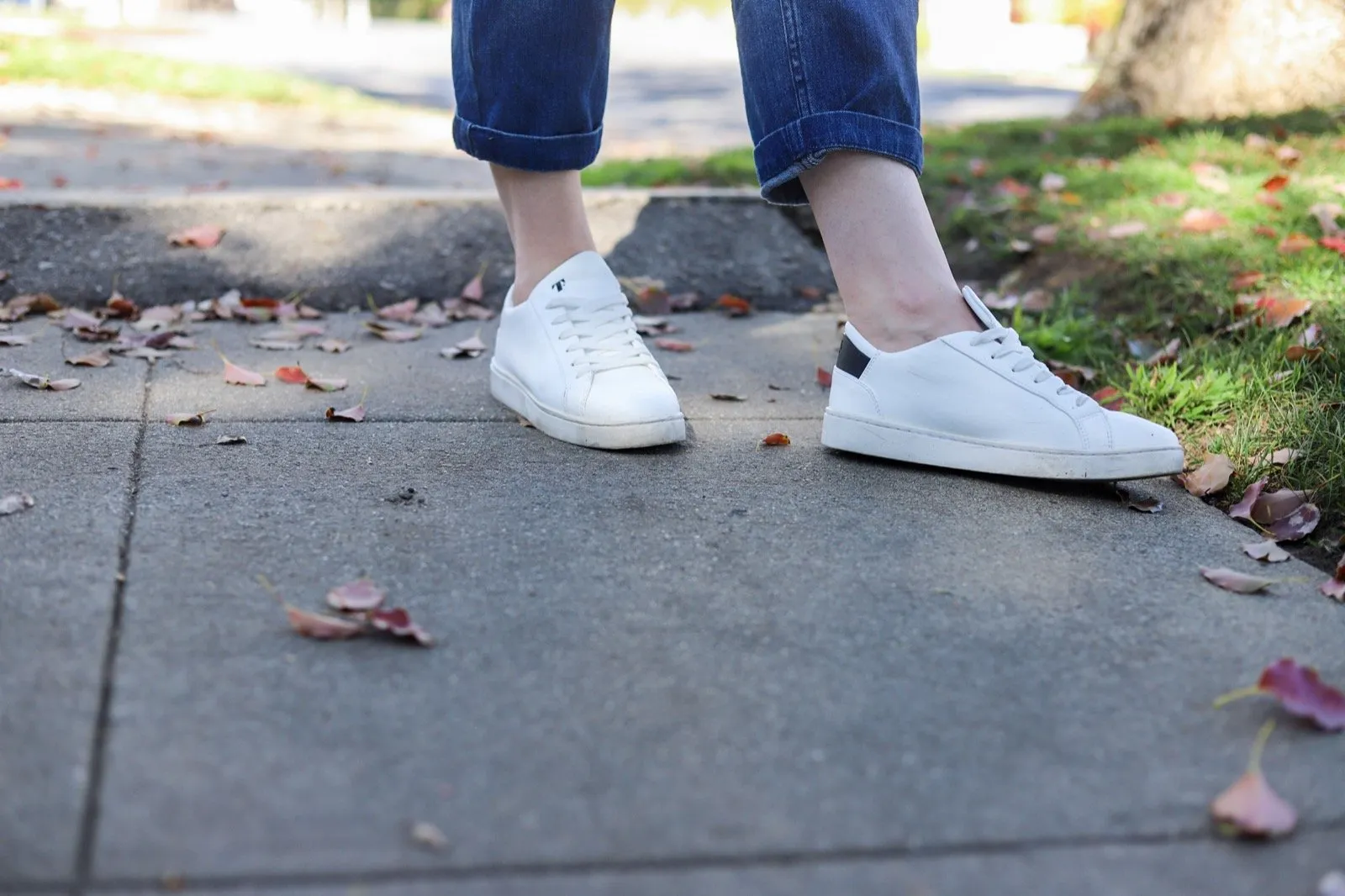 Women's Thousand Fell Sneakers