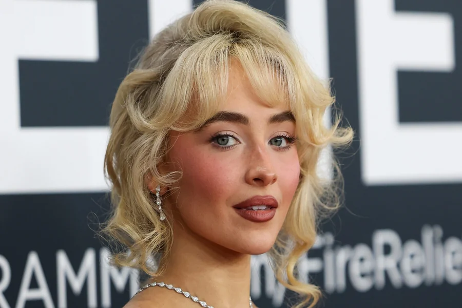 sabrina carpenter hair