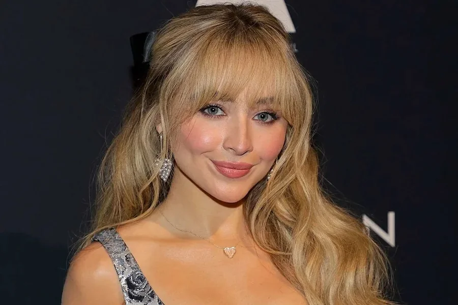 sabrina carpenter hair