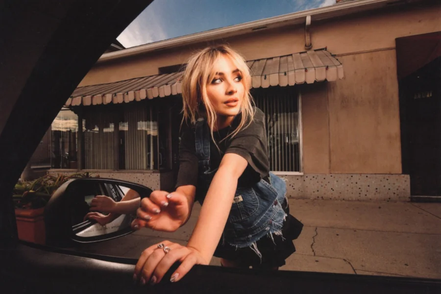 sabrina carpenter car