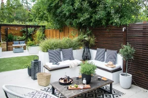 10 Ideas For Outdoor Benches That Can Be Used In Any Backyard
