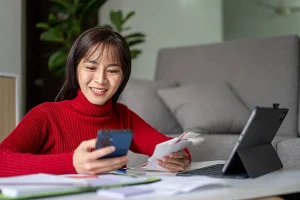 How to Compare Rates Using a Student Loan Refinance Calculator?
