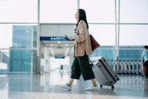 Stay Present, Stay Connected: A Conscious Approach to Technology While Traveling 