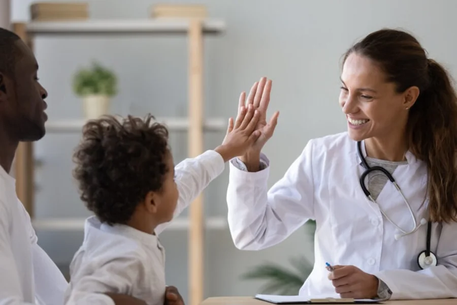 What Doctors Should Expect From Professional Medical Recruiters