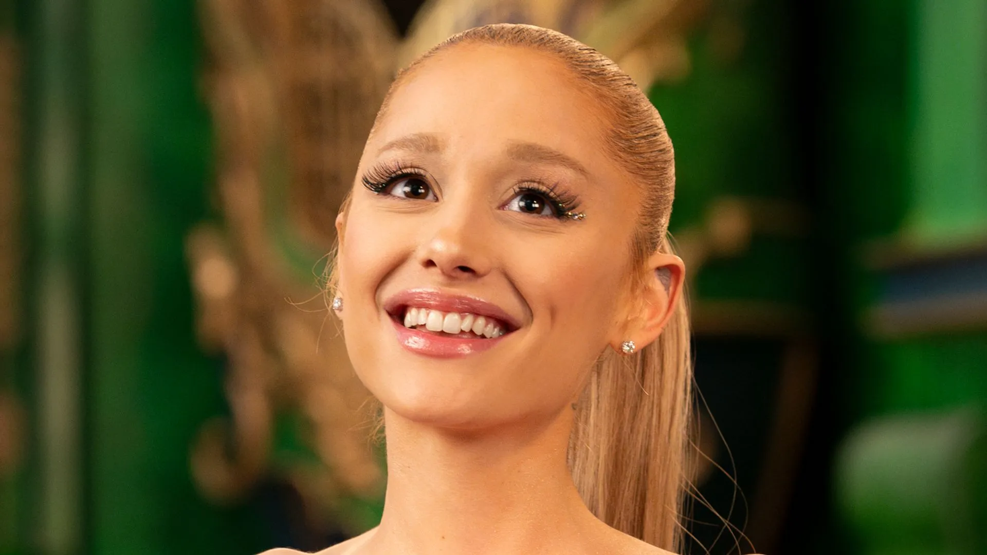 How Tall Is Ariana Grande?