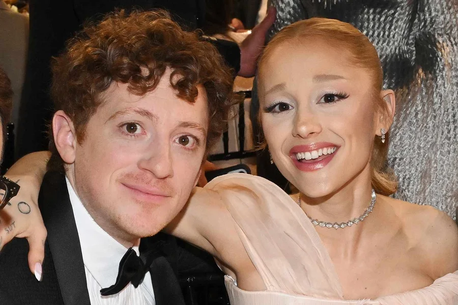 ariana grande boyfriend